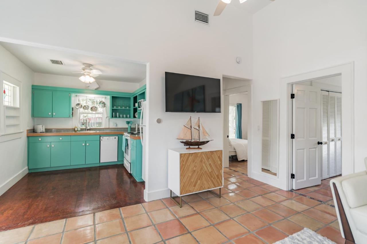 Sarasota, Fl Bungalow - Bright & Breezy Coastal Vibes - 10 Mins To White Sand Beaches Home Ngoại thất bức ảnh