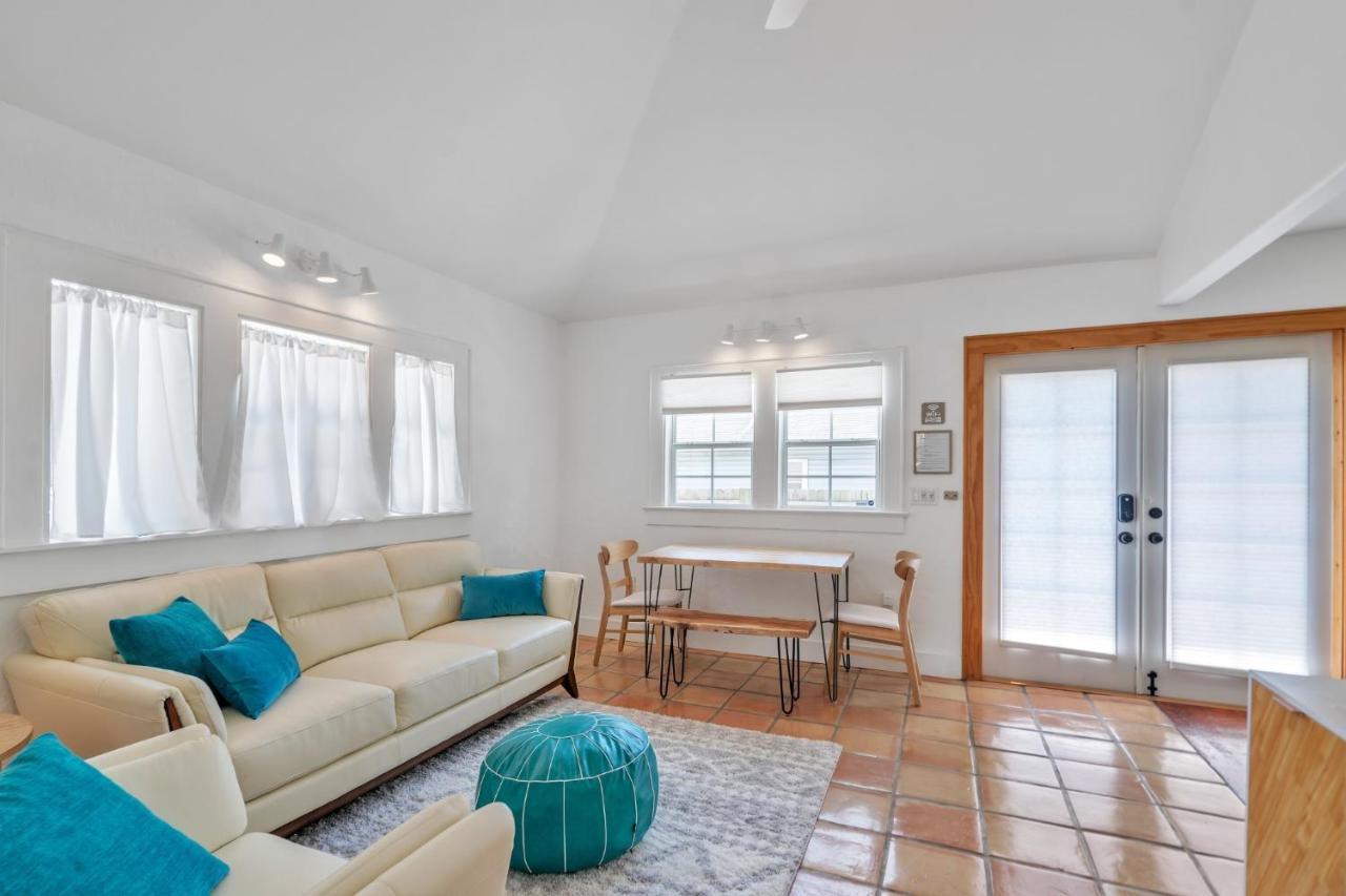 Sarasota, Fl Bungalow - Bright & Breezy Coastal Vibes - 10 Mins To White Sand Beaches Home Ngoại thất bức ảnh